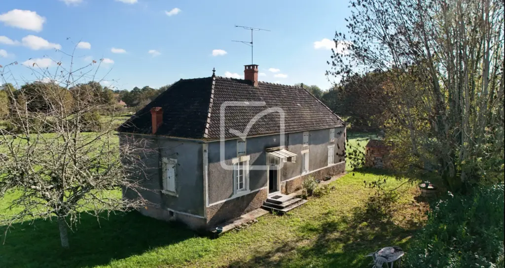 Maison en pierre de caractère avec grand potentiel à Fajoles