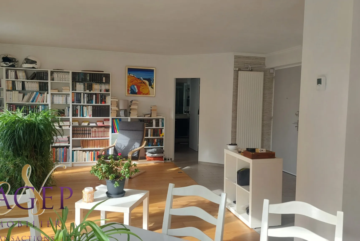 Appartement T4 très lumineux à Vichy - garage et caves inclus 