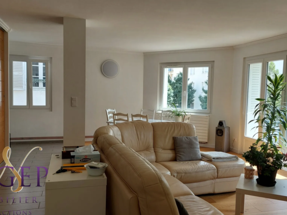 Appartement T4 très lumineux à Vichy - garage et caves inclus 
