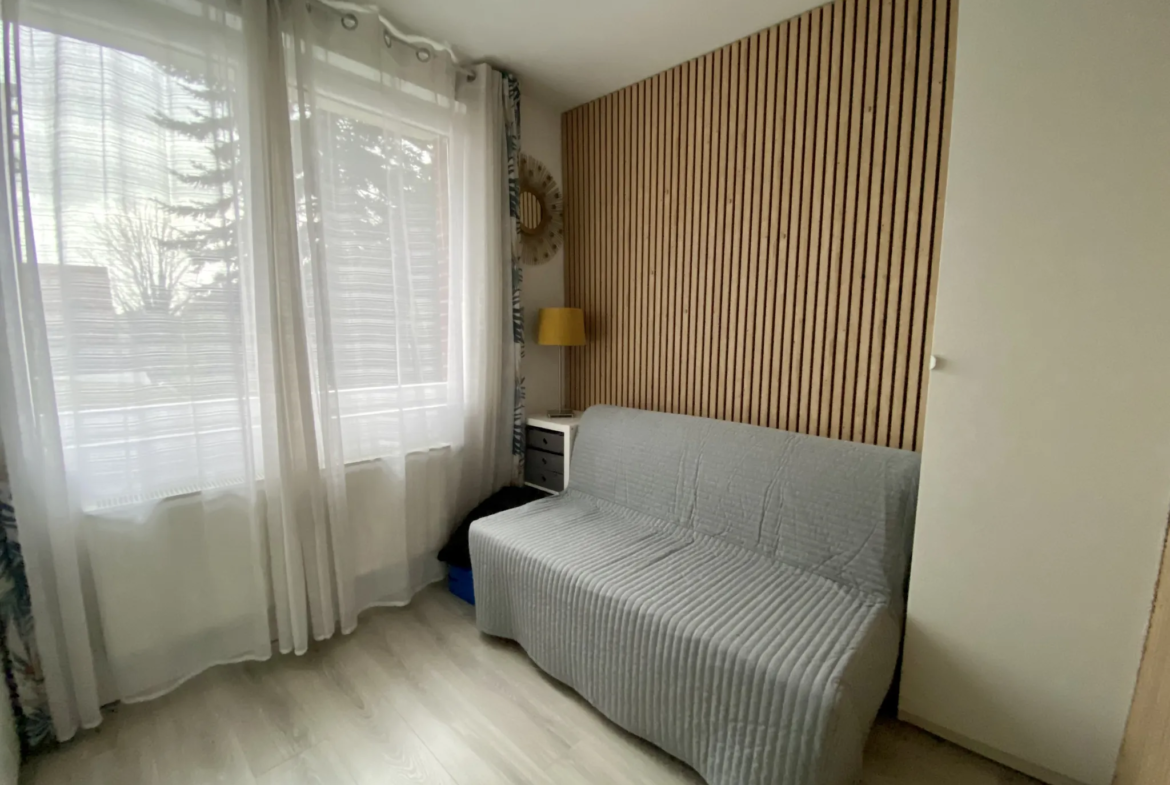 Maison bel-étage rénovée avec garage à Loos 