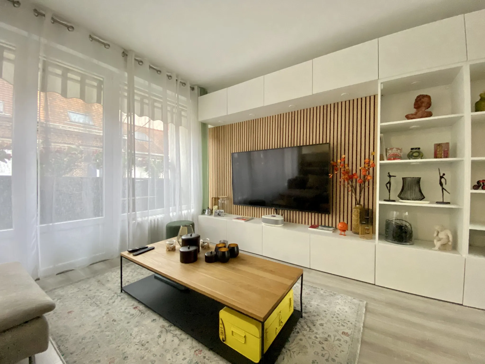 Maison bel-étage rénovée avec garage à Loos 