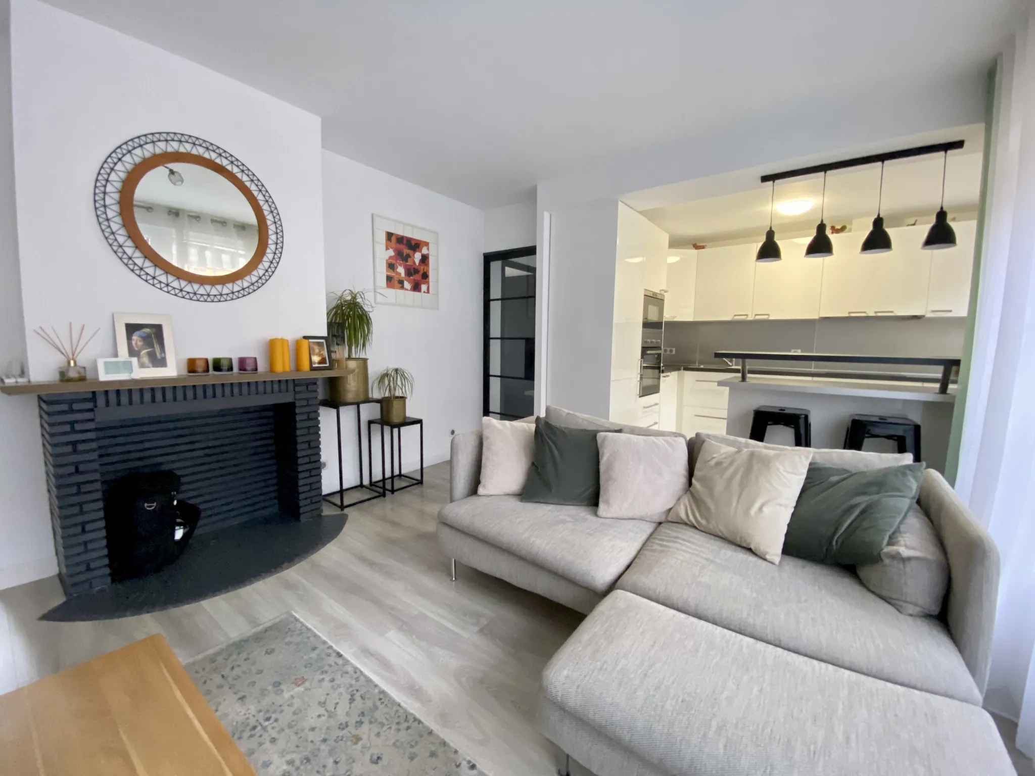 Maison bel-étage rénovée avec garage à Loos 