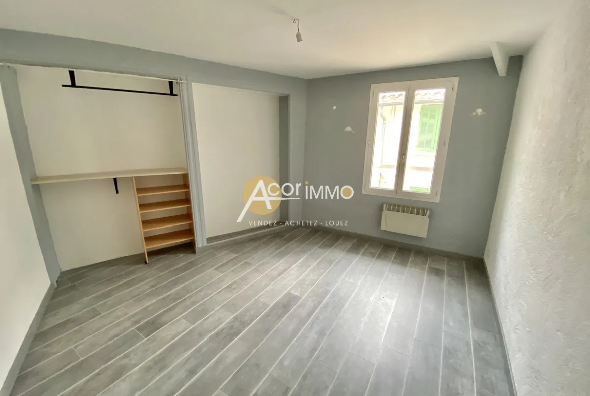 Appartement T4 atypique avec terrasse à La Seyne sur Mer 