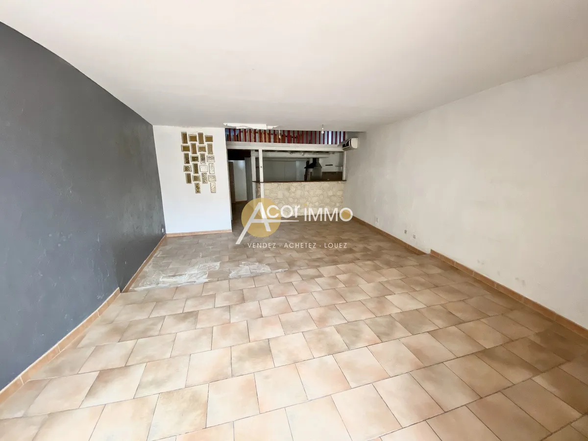 Appartement T4 atypique avec terrasse à La Seyne sur Mer 