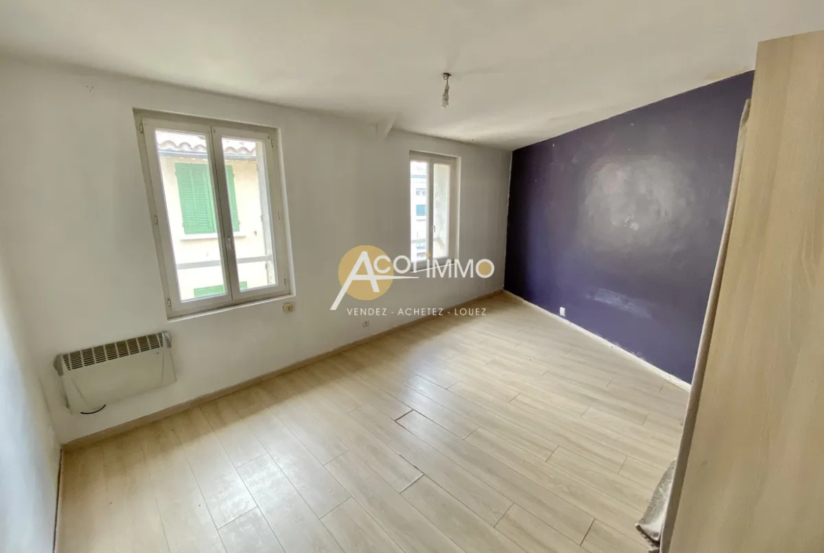 Appartement T4 atypique avec terrasse à La Seyne sur Mer 