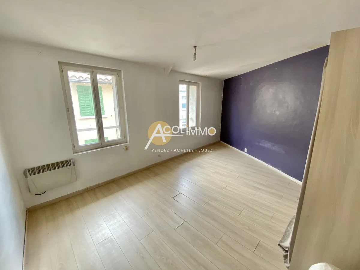 Appartement T4 atypique avec terrasse à La Seyne sur Mer 