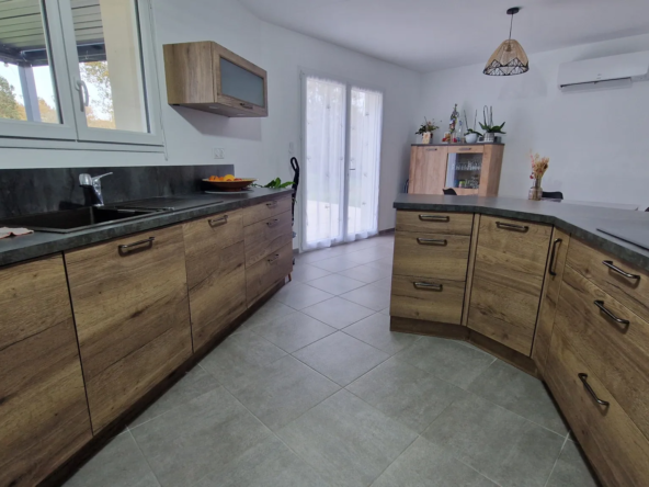 Maison de 2023 de plain-pied à Bazas, aucun travaux à prévoir 