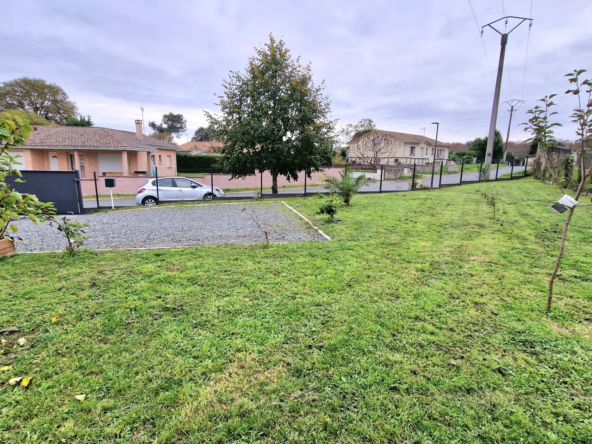 Maison de 2023 de plain-pied à Bazas, aucun travaux à prévoir 