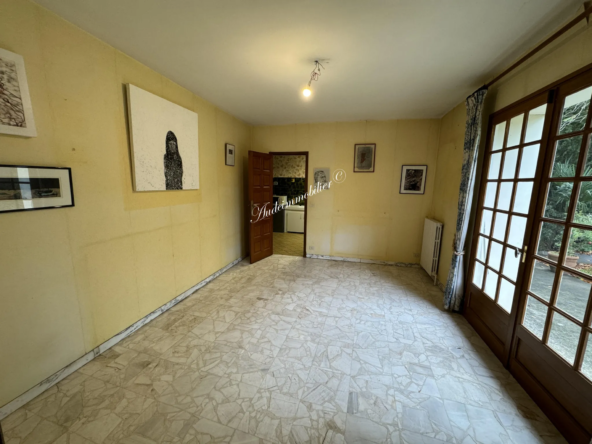 Charmante maison avec jardin et garages à Quillan 