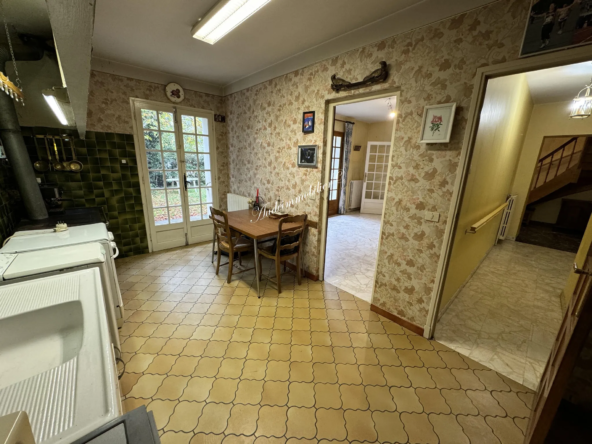 Charmante maison avec jardin et garages à Quillan 