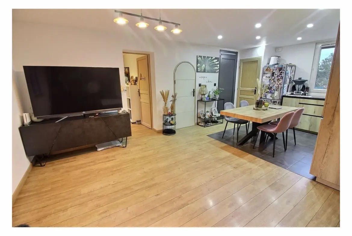 Appartement Type 3 rénové à Biver avec garage 