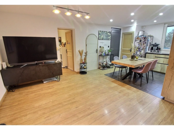 Appartement Type 3 rénové à Biver avec garage 