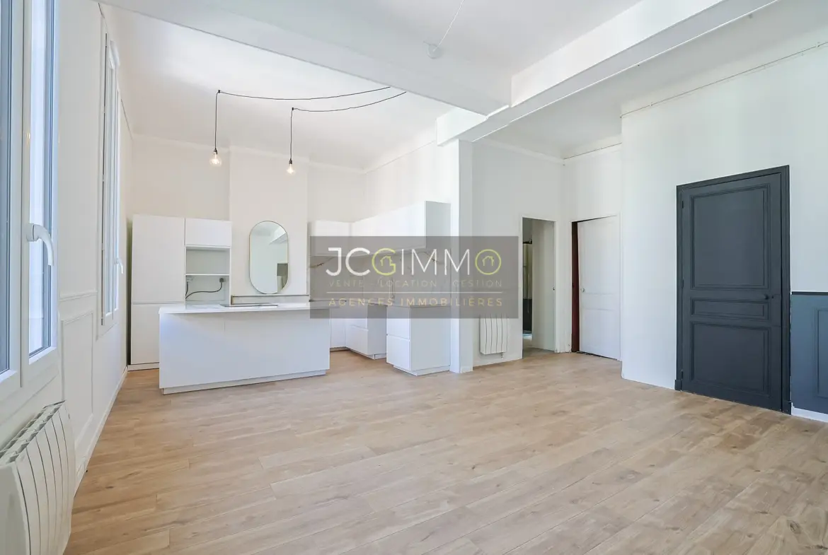 Appartement T3 rénové de 81 m² à Hyères - Quartier Gare 