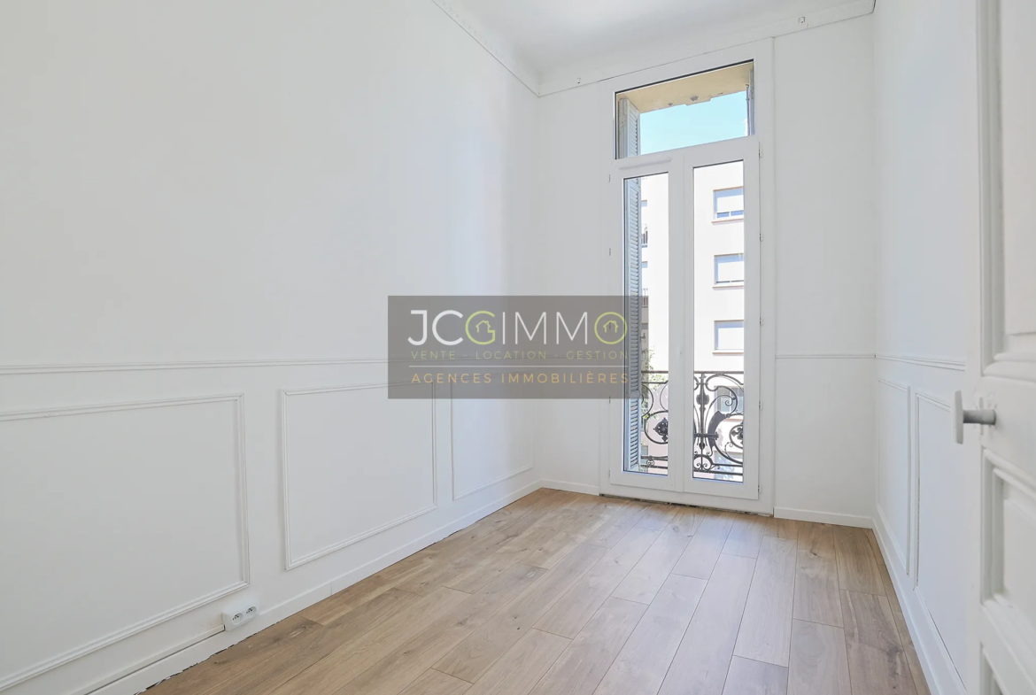 Appartement T3 rénové de 81 m² à Hyères - Quartier Gare 