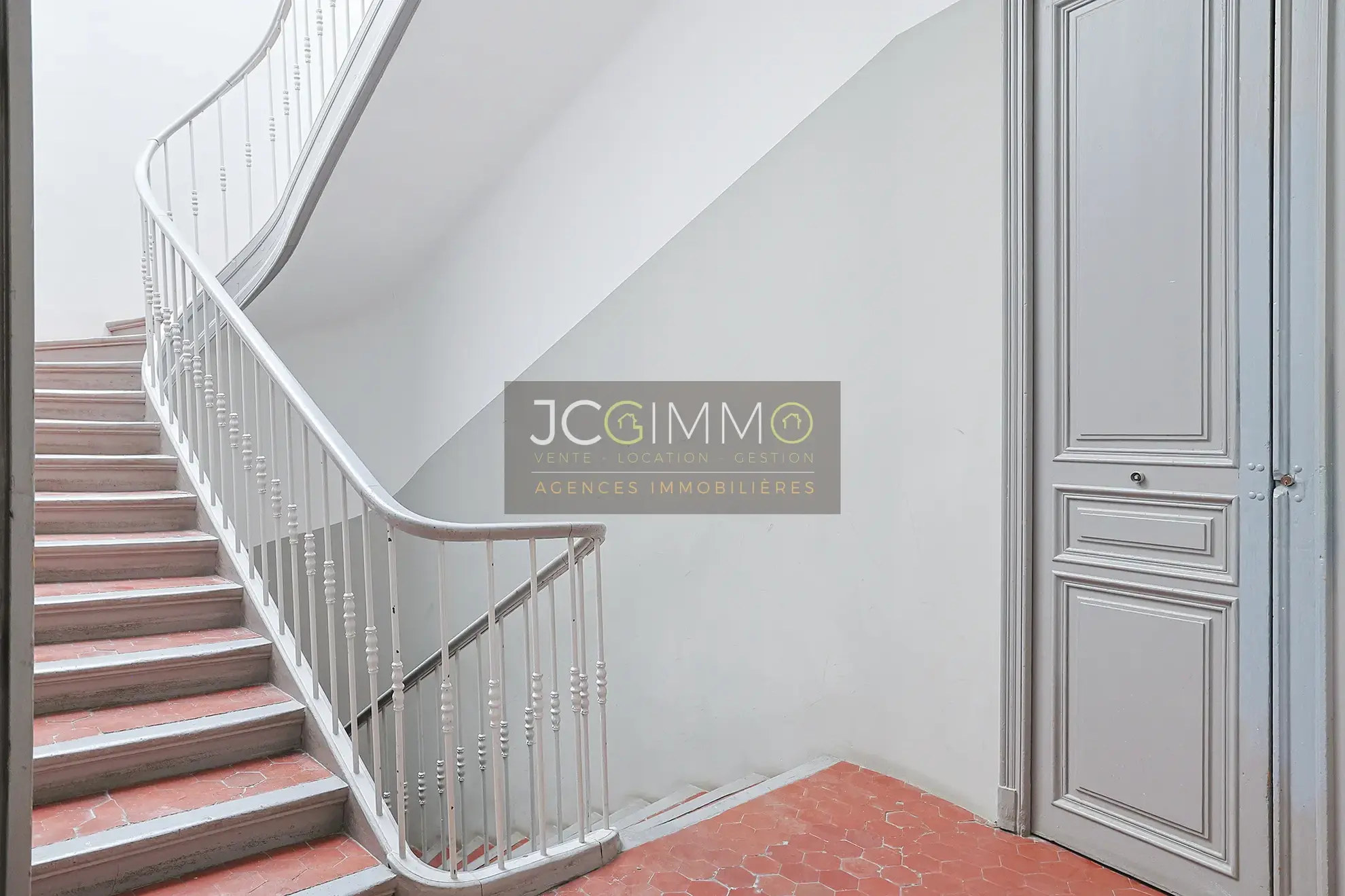 Appartement T3 rénové de 81 m² à Hyères - Quartier Gare 