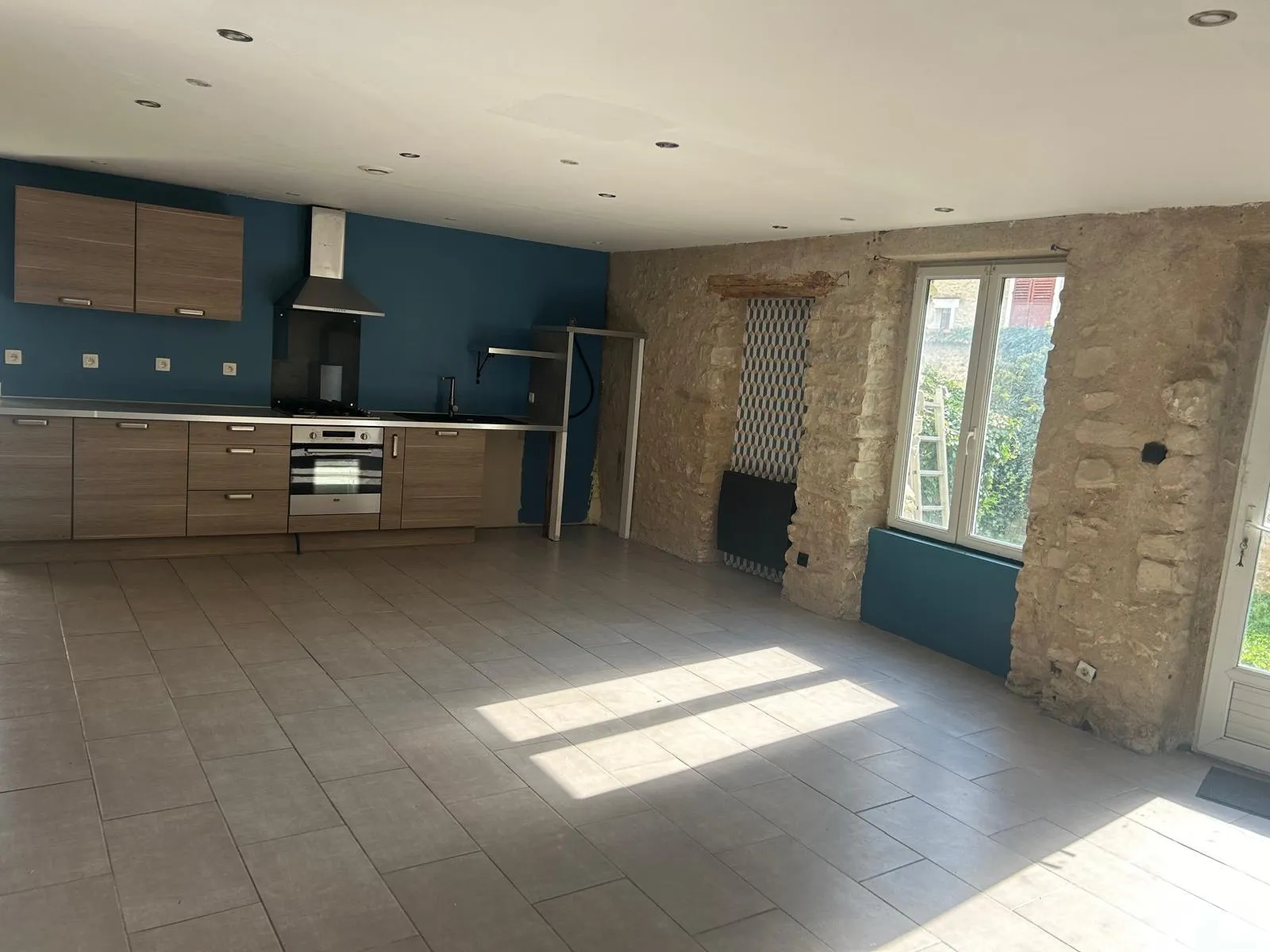 Maison en pierre à vendre à Bouville, 72 m2, 2 chambres, 198 000 EUR 