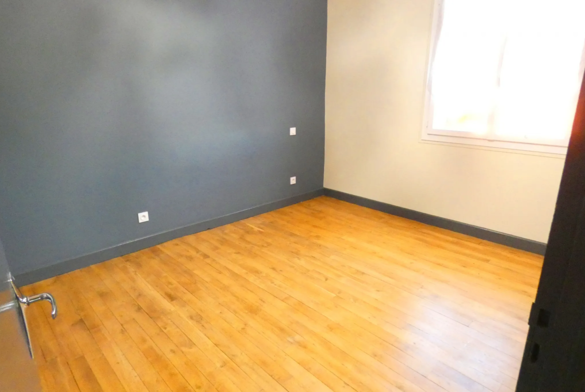 Maison rénovée à vendre avec hangar de 200 m² à Cassaniouze 