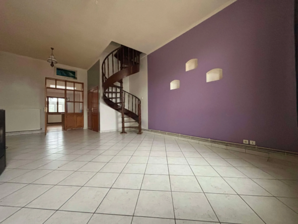 Maison de ville spacieuse à vendre à Abbeville avec garage 