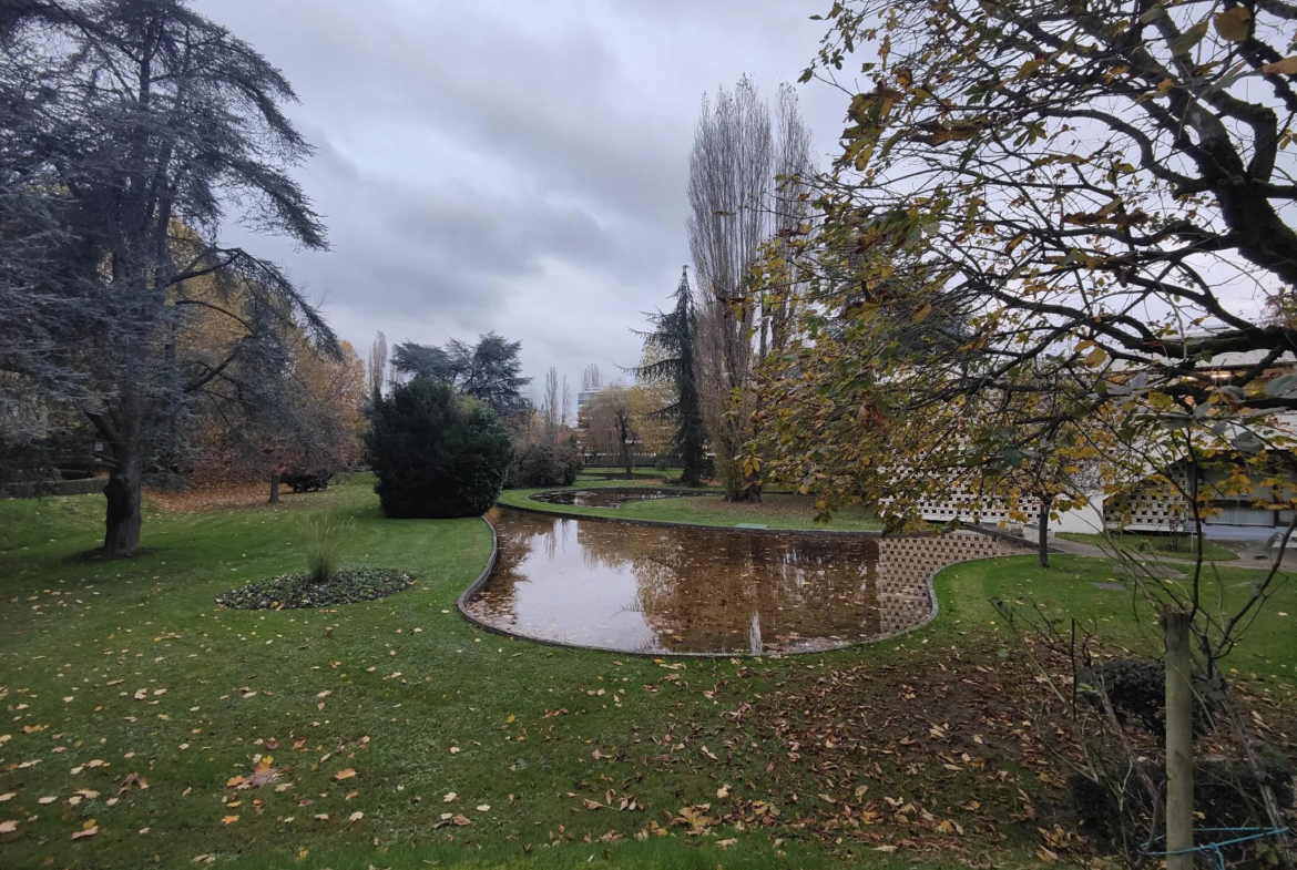 Appartement spacieux T2 à vendre à Le Chesnay Rocquencourt 