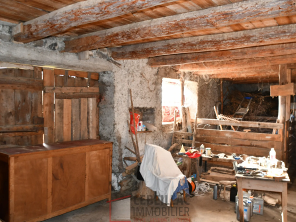 Ancien corps de ferme rénové à vendre à Céaux d'Allègre 