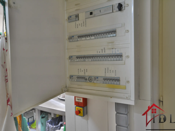 Immeuble avec Pizzéria et Appartement à Bourbonne Les Bains 