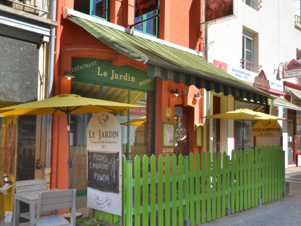 Immeuble avec Pizzéria et Appartement à Bourbonne Les Bains 