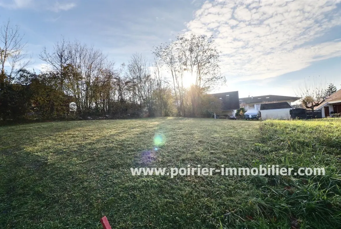 Terrain à bâtir de 565 m² à Bonnatrait, Sciez 
