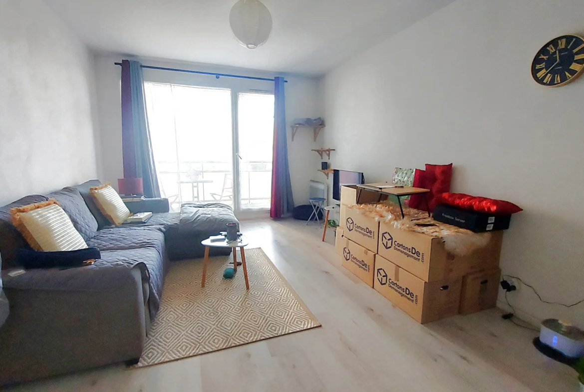 À vendre : Appartement T2 avec balcon à CERGY LE HAUT 