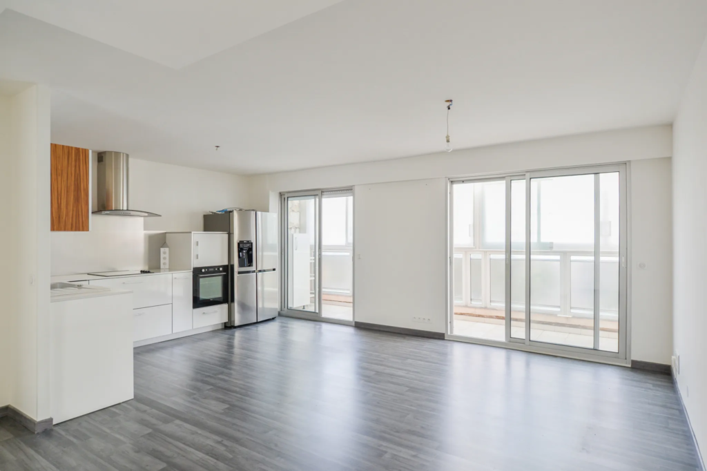 Appartement 2 pièces à Nice Nord - Dernier étage avec balcon