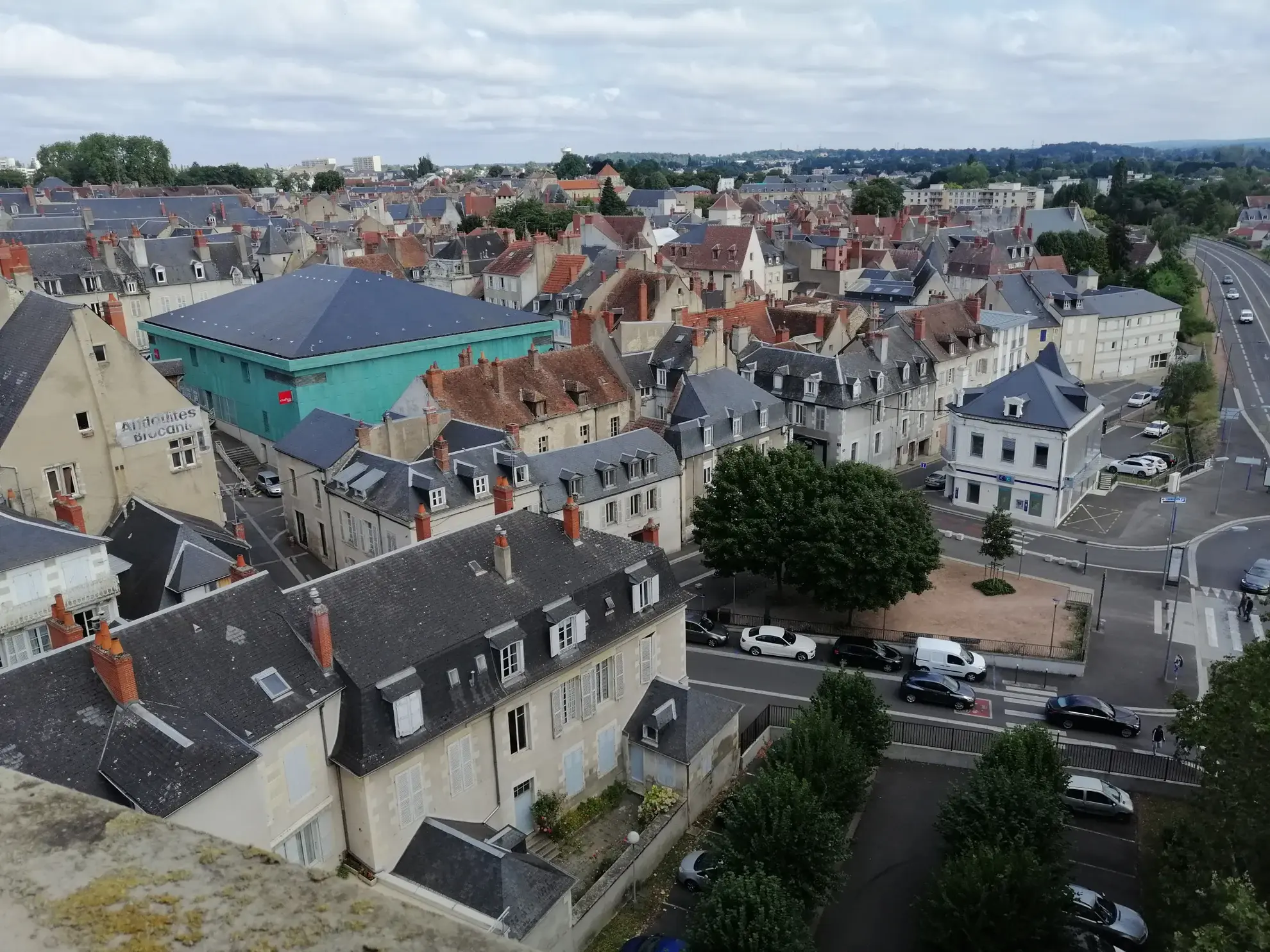 Appartement T4 à Nevers, centre-ville avec vue sur la Loire 