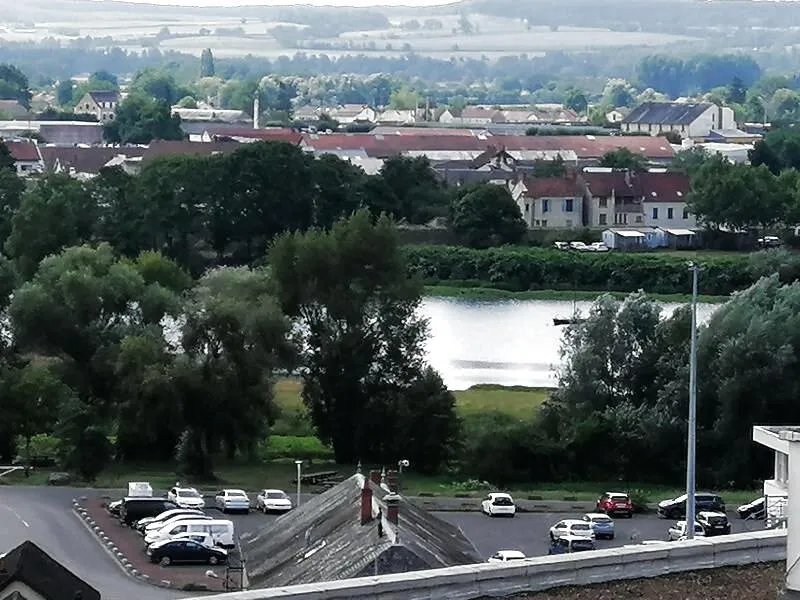 Appartement T4 à Nevers, centre-ville avec vue sur la Loire 