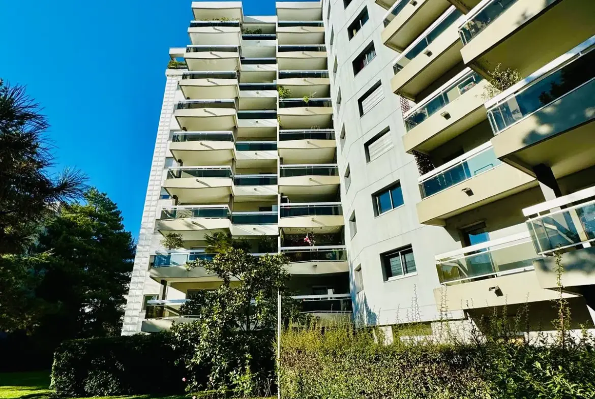 Vente Appartement T3 68 m² avec Terrasse à Grenoble 