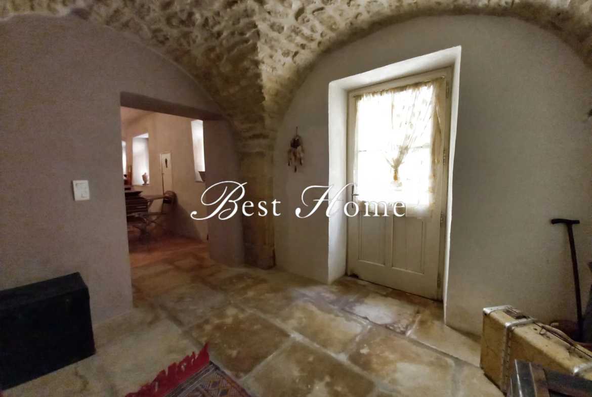 À vendre : Charmante Maison de Village près de Sommières 