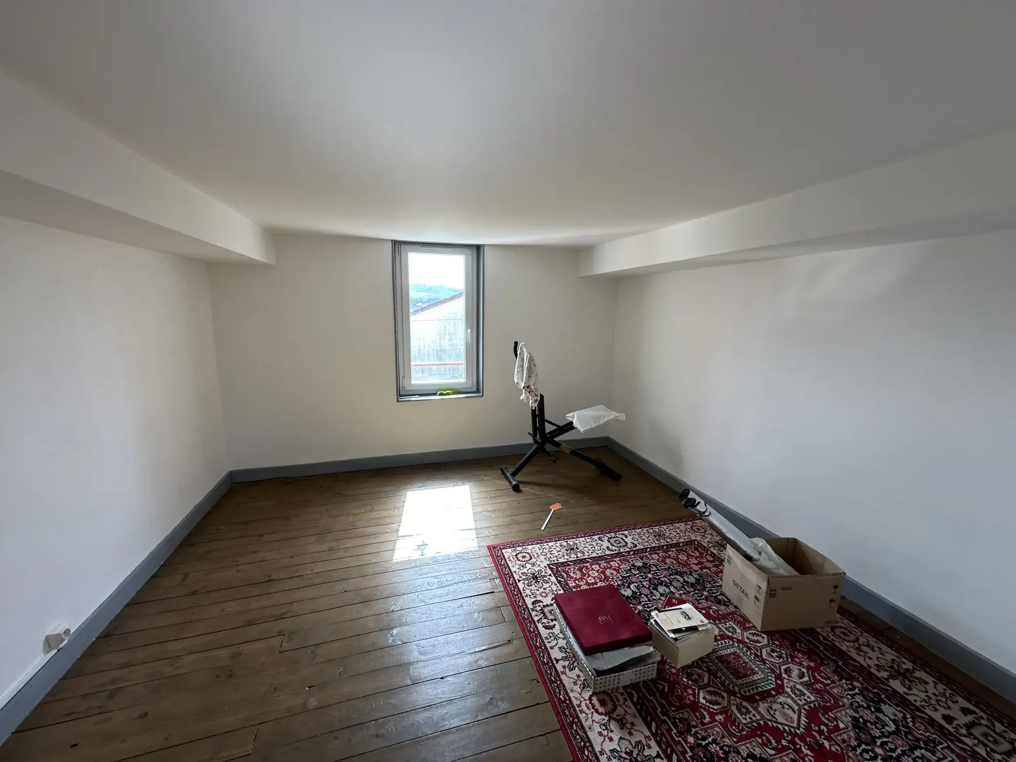 Maison T5 à Lapalisse - Charmante et Spacieuse 
