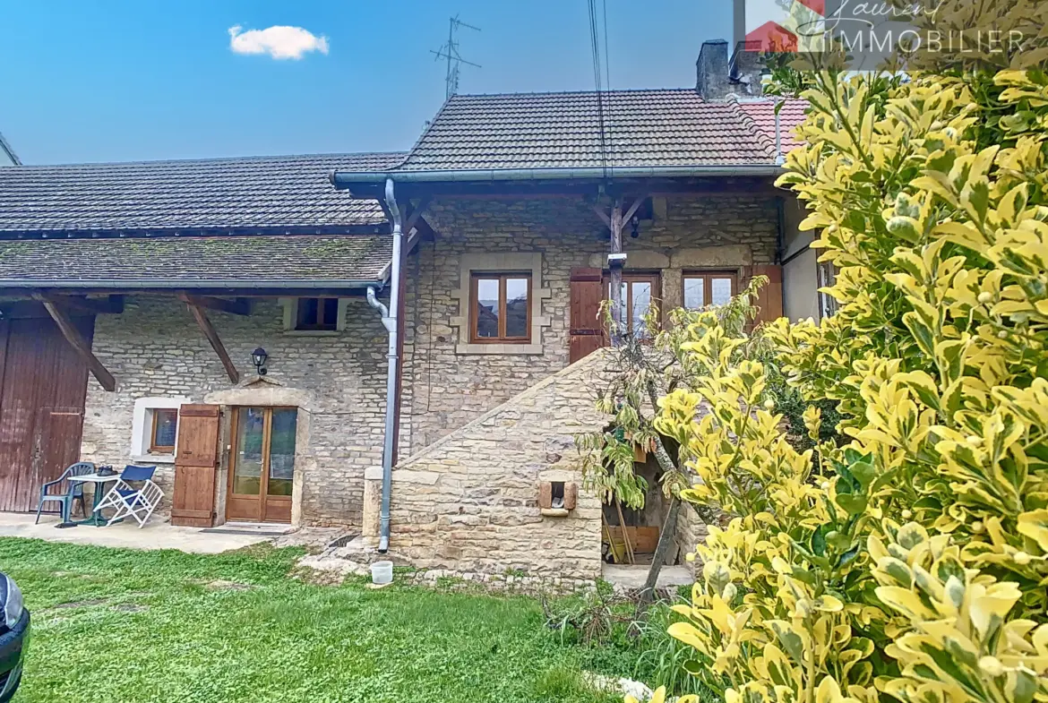 À Nanton : Maison en pierre en viager à vendre à 48 600 € 