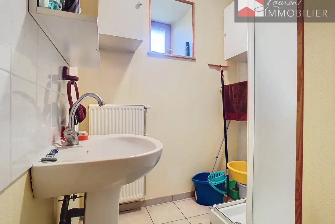 À Nanton : Maison en pierre en viager à vendre à 48 600 € 
