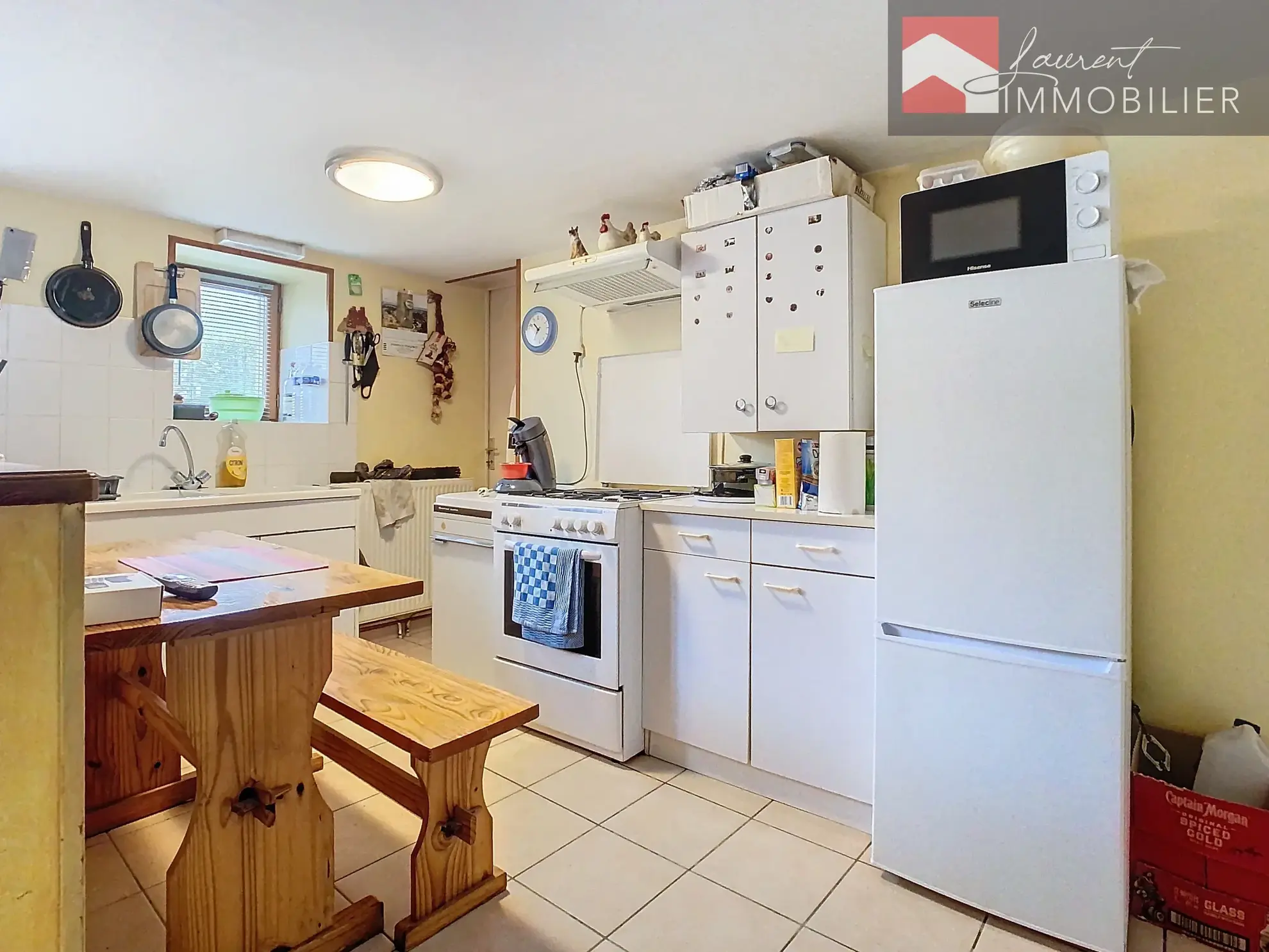 À Nanton : Maison en pierre en viager à vendre à 48 600 € 
