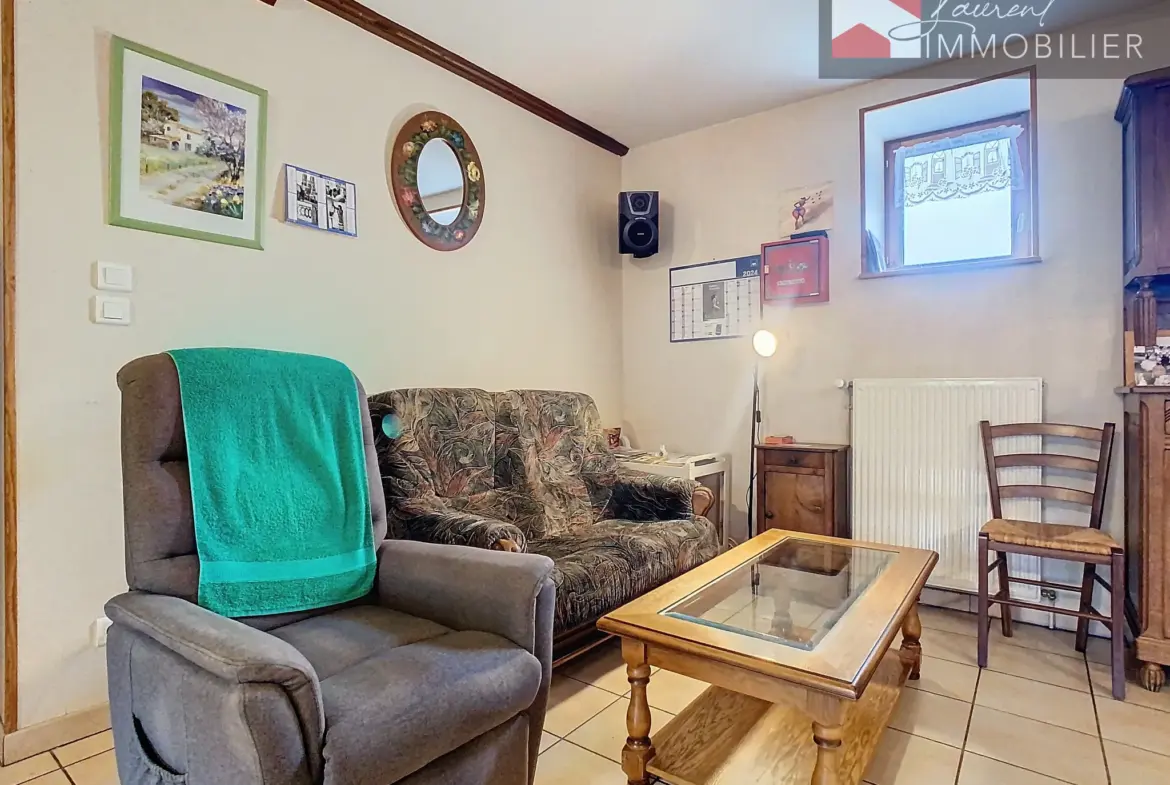 À Nanton : Maison en pierre en viager à vendre à 48 600 € 