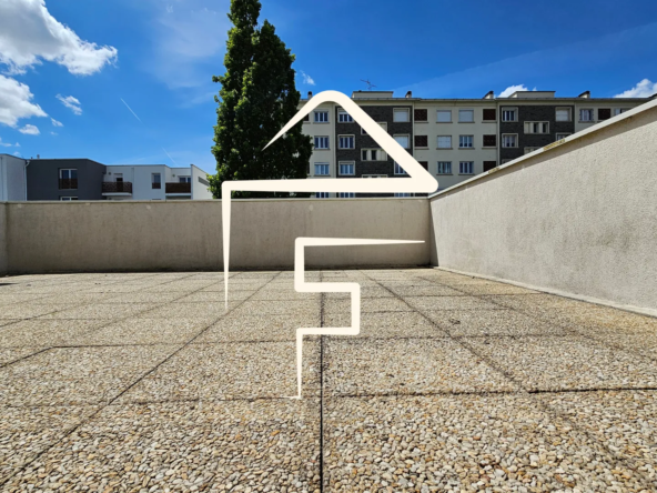 Grand T3/T4 lumineux avec terrasse à Nantes - 80,47 m² au dernier étage 
