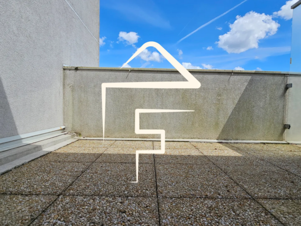 Grand T3/T4 lumineux avec terrasse à Nantes - 80,47 m² au dernier étage 