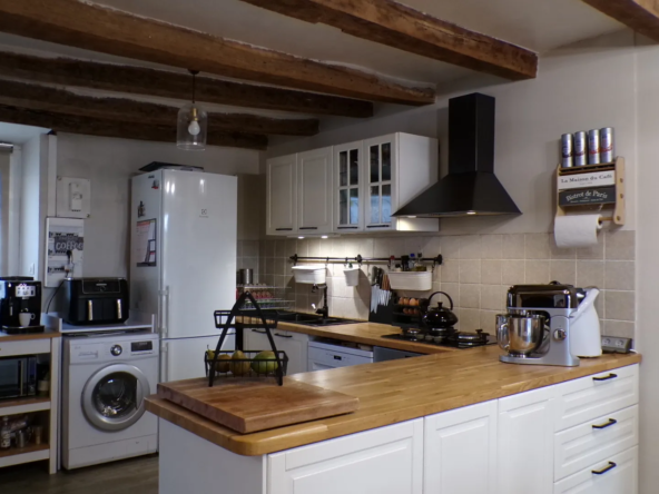 Maison rénovée avec piscine chauffée sur terrain de 1336 m² à Cuffy 