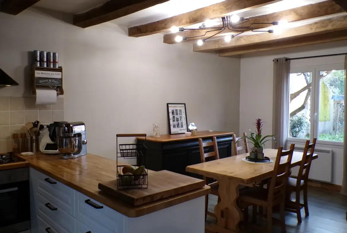 Maison rénovée avec piscine chauffée sur terrain de 1336 m² à Cuffy 