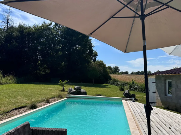 Maison rénovée avec piscine chauffée sur terrain de 1336 m² à Cuffy 