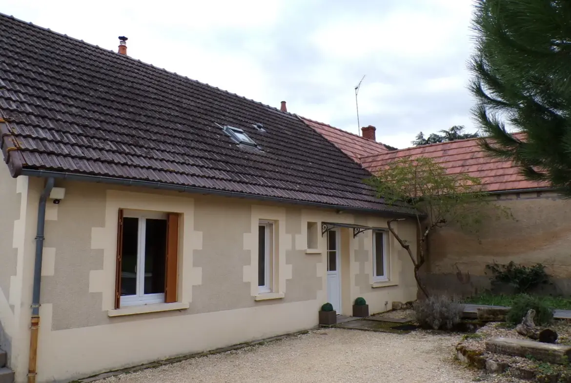 Maison rénovée avec piscine chauffée sur terrain de 1336 m² à Cuffy 