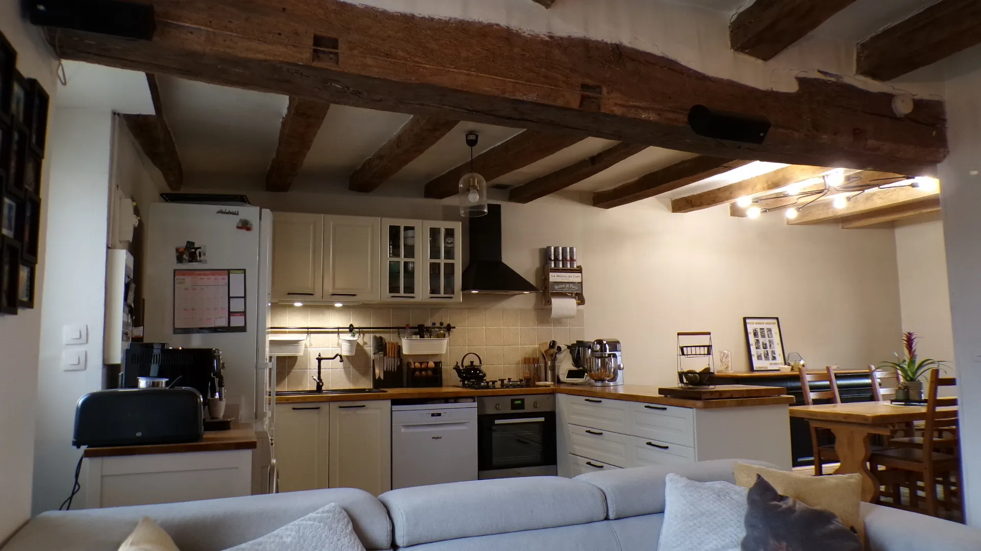 Maison rénovée avec piscine chauffée sur terrain de 1336 m² à Cuffy 