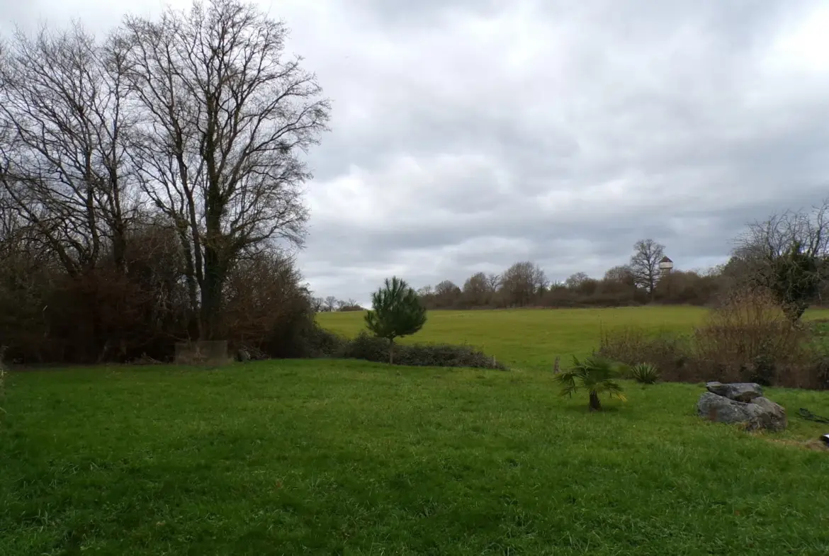 Maison rénovée avec piscine chauffée sur terrain de 1336 m² à Cuffy 