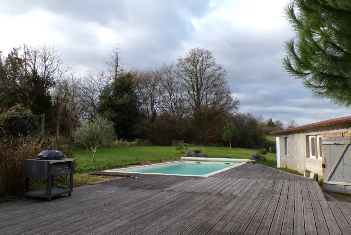 Maison rénovée avec piscine chauffée sur terrain de 1336 m² à Cuffy 