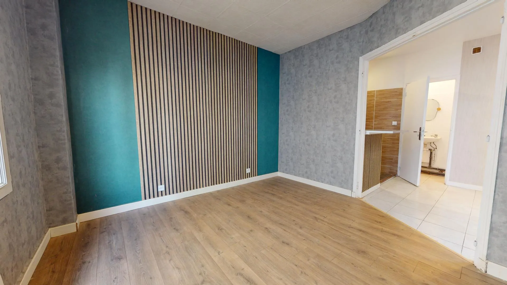 Appartement F2 avec terrasse à 200 m du RER B d'Aulnay-sous-Bois 
