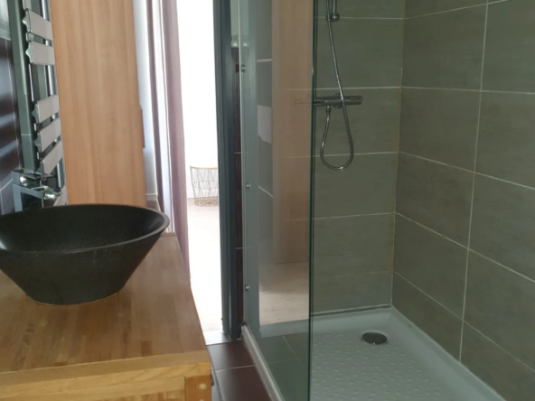 Appartement F3 bis avec terrasse à Vichy 