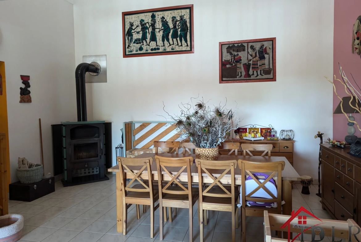 À vendre : Spacieuse maison de village à Pierrecourt 